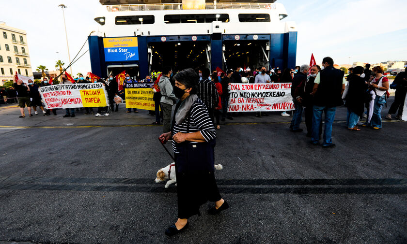 Πειραιάς: Έληξε η απεργία της ΠΕΝΕΝ - Κανονικά τα δρομολόγια των πλοίων