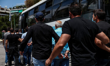 Ζάκυνθος: Προθεσμία για την απολογία τους έλαβαν οι συλληφθέντες για τη δολοφονία της 37χρονης 