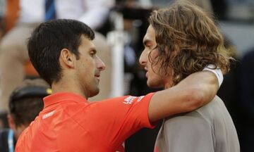 Roland Garros: Με πετσέτα στο πρόσωπο μετά το φινάλε του τελικού με τον Τζόκοβιτς ο Τσιτσιπάς (vid)