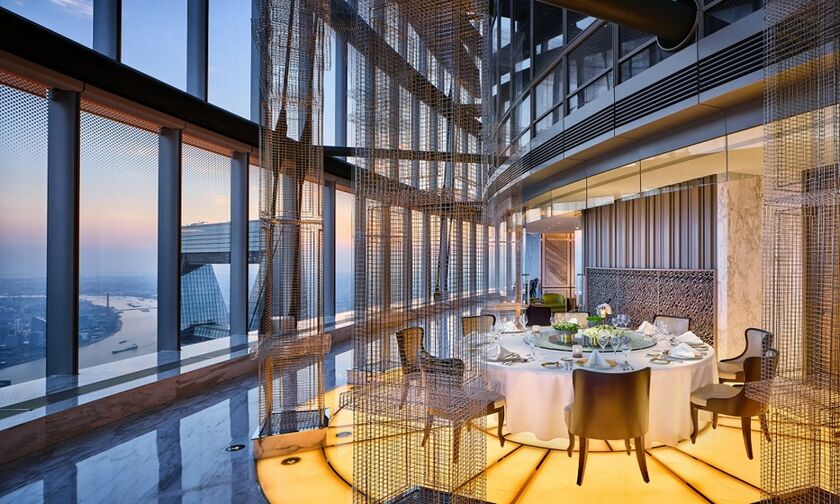 J Hotel: Άνοιξε το πιο ψηλό ξενοδοχείο του κόσμου - Θέα από τον 128ο όροφο και... ιλιγγιώδεις τιμές