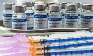 Έρχονται τα «προνόμια» για τους εμβολιασμένους - Τι σκέφτεται η κυβέρνηση (vid)
