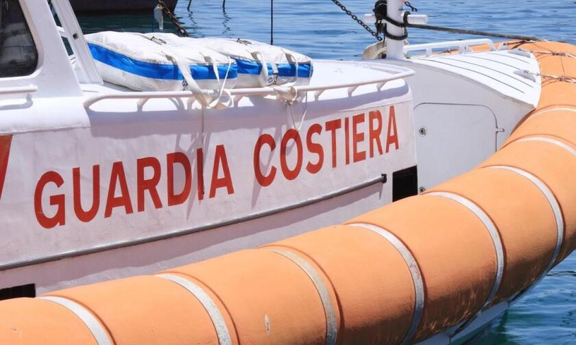 Λαμπεντούζα: Τουλάχιστον επτά νεκροί και εννέα αγνοούμενοι από ανατροπή σκάφους