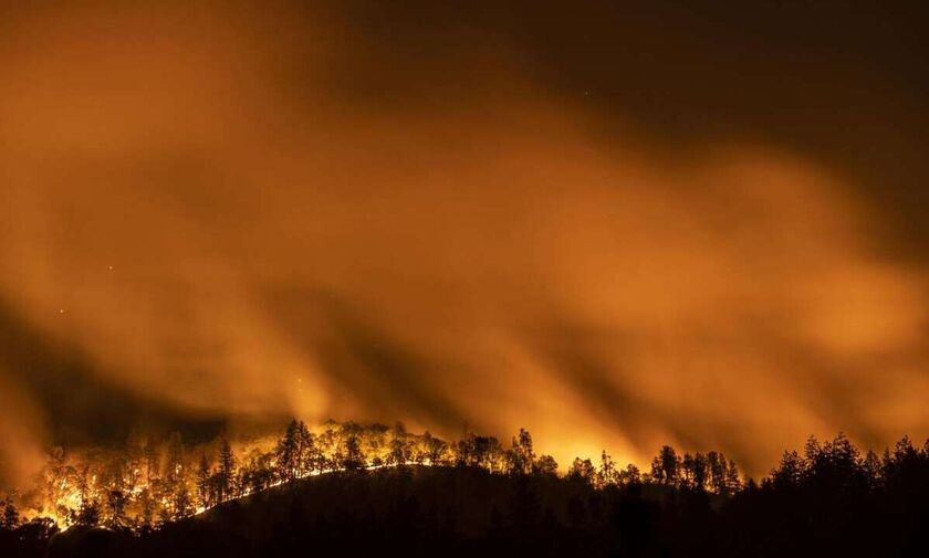 ΗΠΑ-Καλιφόρνια: Άνιση μάχη με μεγάλες δασικές πυρκαγιές 