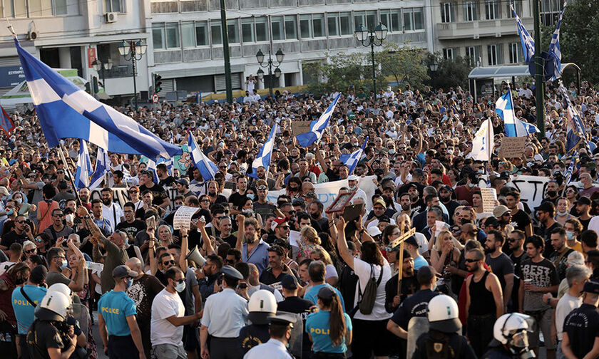 Κορονοϊός: Συγκεντρώσεις αντιεμβολιαστών σε Αθήνα, Θεσσαλονίκη, Πάτρα και Ηράκλειο (vid)