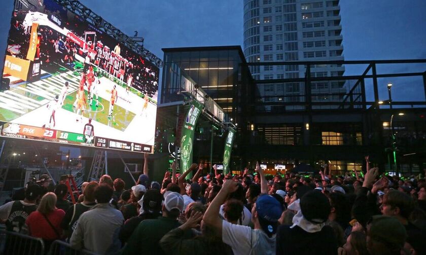 NBA Finals: Με 65.000 κόσμο στην Deer District οι Μπακς στο Game 6