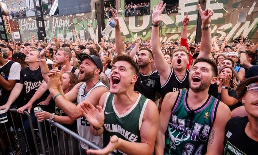 ΝΒΑ Finals: Έξαλλοι πανηγυρισμοί έξω από το Fiserv Forum (vid)