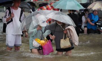 Κίνα: Χιλιάδες άνθρωποι απομακρύνθηκαν από τις εστίες τους λόγω πλημμυρών - Τουλάχιστον 12 νεκροί