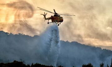 Αχαΐα: Εκτός ελέγχου η φωτιά - Παραμένει κλειστή η Αθηνών - Πατρών, εκκενώνεται ο Λόγγος