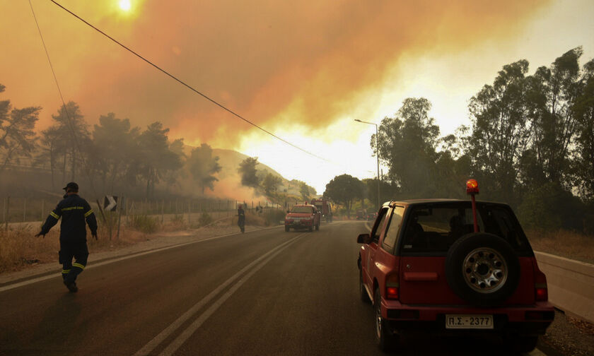 Σφοδρές πυρκαγιές σε Ρόδο και Αιτωλοακαρνανία - Εκκενώθηκαν οικισμοί