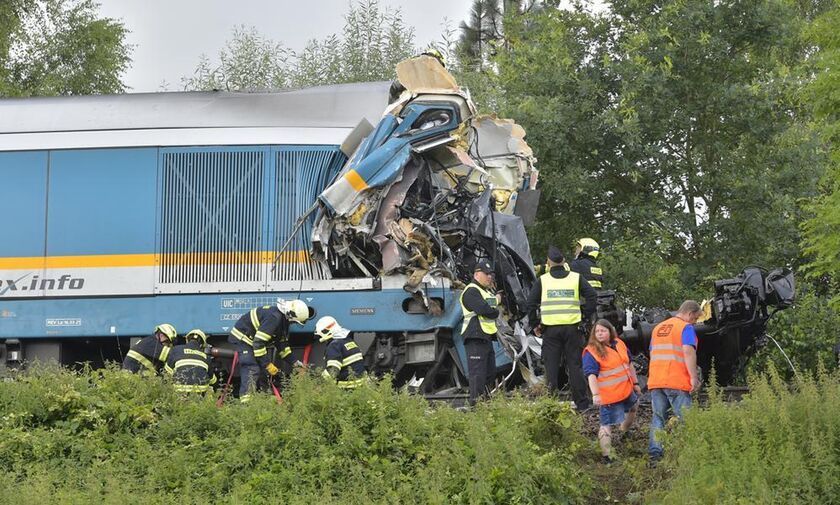 Τσεχία: Δυο νεκροί και δεκάδες τραυματίες μετά από σύγκρουση τρένων