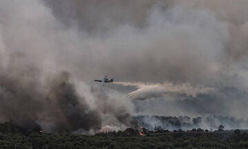 Βαρυμπόμπη: Τρεις οι αναζωπυρώσεις της πυρκαγιάς - Νέο μήνυμα από το 112 (pic)