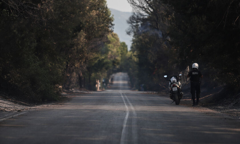 Βαρυμπόμπη: Διακοπή της κυκλοφορίας λόγω της αναζωπύρωσης 