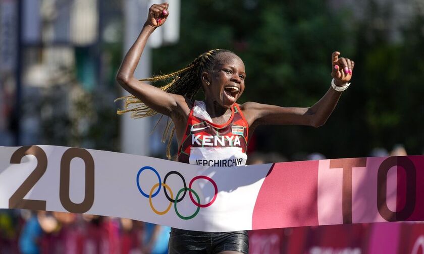 Ολυμπιακοί Αγώνες 2020: Υπόθεση Κένυας ο μαραθώνιος - Χρυσό η Γιεπτσιρτσίρ, ασημένιο η Κοσγκέι (vid)