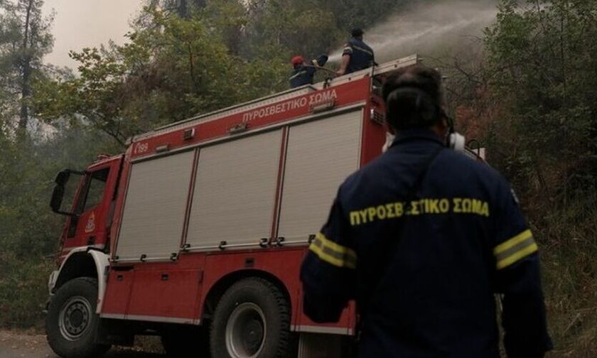 Φωτιά στα Μεσοχώρια Ευβοίας, εκκενώνονται χωριά