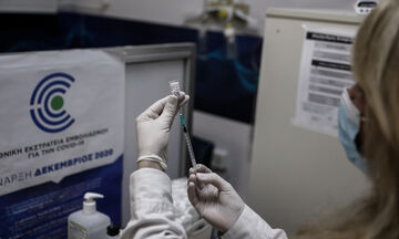 Θεσσαλονίκη: Πρώτος θάνατος πλήρως εμβολιασμένου και χωρίς υποκείμενα νοσήματα (vid)