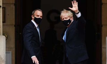 Τζόνσον: «Το Ηνωμένο Βασίλειο θα εργαστεί με τους Ταλιμπάν, εάν χρειαστεί»