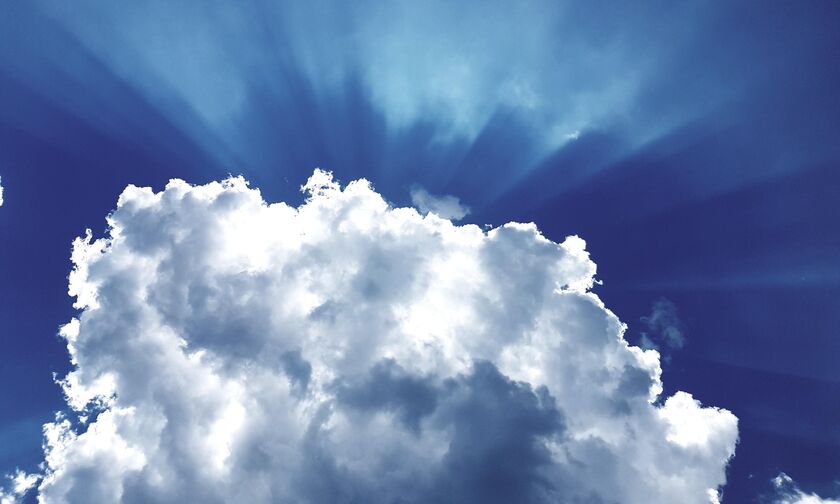 Καιρός: Γενικά αίθριος με πρόσκαιρες νεφώσεις - Σε κανονικά επίπεδα η θερμοκρασία