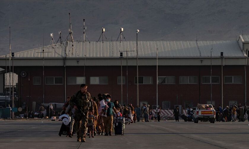 Αφγανιστάν: ΗΠΑ, Βρετανία, Αυστραλία καλούν πολίτες τους να φύγουν από το αεροδρόμιο της Καμπούλ