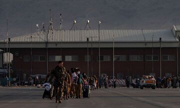 Αφγανιστάν: ΗΠΑ, Βρετανία, Αυστραλία καλούν πολίτες τους να φύγουν από το αεροδρόμιο της Καμπούλ