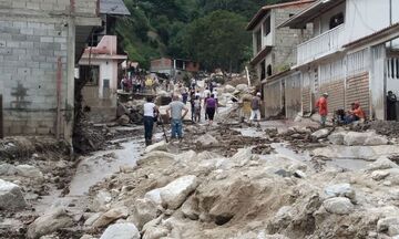 Βενεζουέλα: Τουλάχιστον 20 νεκροί από καταρρακτώδεις βροχές 
