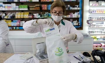 Κορονοϊός: Από Δευτέρα (30/8) τα δύο δωρεάν self test σε ανεμβολίαστους που επιστρέφουν από διακοπές