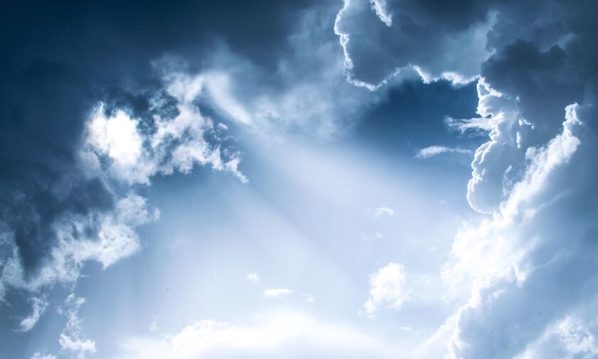 Καιρός: Νεφώσεις, τοπικές βροχές και σποραδικές καταιγίδες