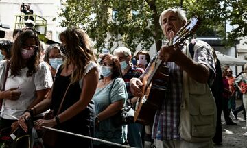 Μίκης Θεοδωράκης: Στη Μητρόπολη η σορός του - Ξεκίνησε το λαϊκό προσκύνημα (pics)