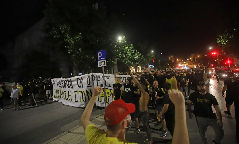 Στα γραφεία της ΕΠΟ οπαδοί του Άρη (pic)