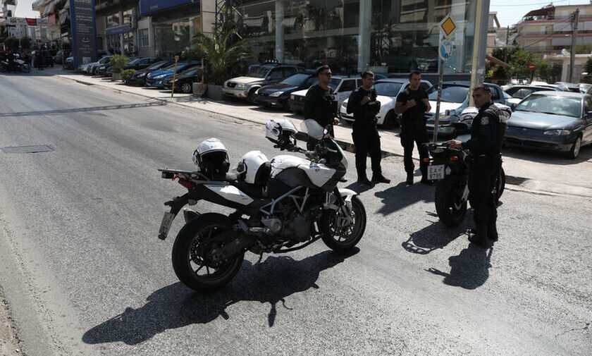 Παλαιό Φάληρο: Επεισοδιακή καταδίωξη με τραυματία αστυνομικό της ΔΙΑΣ (vid)