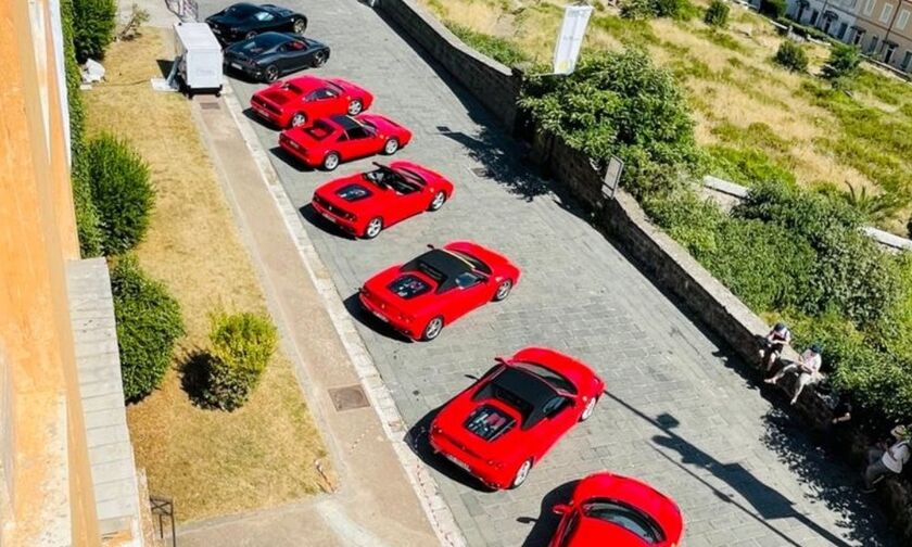 Τι γυρεύουν 30 Ferrari στο Γεώργιος Καραϊσκάκης