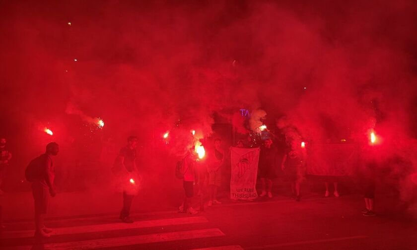 Ολυμπιακός: Ενθουσιώδης υποδοχή στην Ρόδο! (pics)