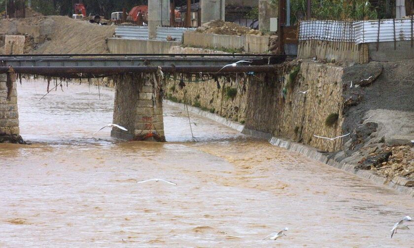 Φόβοι ότι θα πλημμυρίσει ο Κηφισός: SOS εκπέμπουν οι δήμαρχοι Νίκαιας, Πειραιά, Μοσχάτου-Ταύρου