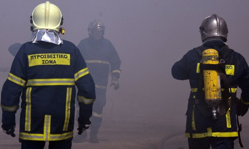 Κάρυστος: Πυρκαγιά σε ιστιοφόρο - Στο νοσοκομείο οι τέσσερις επιβαίνοντες