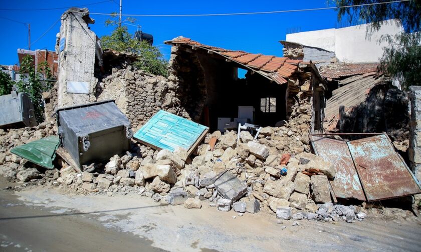 Σεισμός - Κρήτη: Ένας νεκρός, 12 τραυματίες, σκηνές για 2.500 ανθρώπους