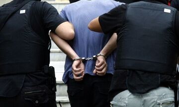 Σύλληψη λιμενικού για εμπόριο ναρκωτικών