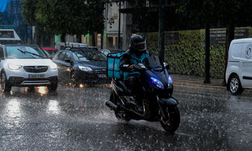 Οδήγηση στη βροχή: Τι πρέπει να προσέχουμε;