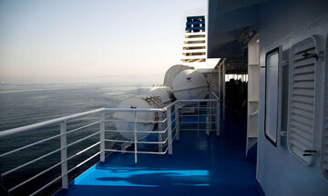 Χάλκη: Βλάβη στο πλοίο «Blue Star Chios» (pic)