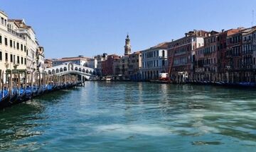 Κορονοϊός: Θετικοί 23 Έλληνες τουρίστες στη Βενετία