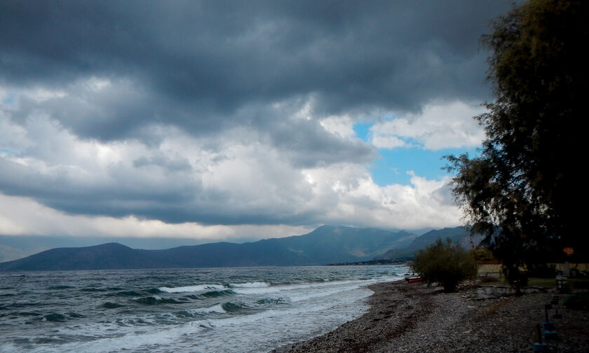 Καιρός: Τοπικές βροχές και καταιγίδες με μικρή άνοδο της θερμοκρασίας την Τρίτη 2 Νοεμβρίου