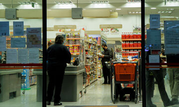 Νέα μέτρα κατά του κορονοϊού: Λιγότεροι πελάτες ανά τετραγωνικό μέτρο στα σούπερ μάρκετ 