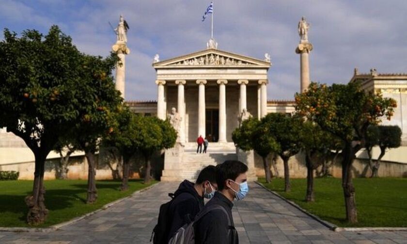 Μετάλλαξη Όμικρον: Στο τραπέζι νέα μέτρα - Τι εξετάζει η κυβέρνηση