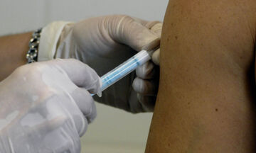 Kορονοϊός: Επταπλασιάστηκαν τα ραντεβού για εμβολιασμό 