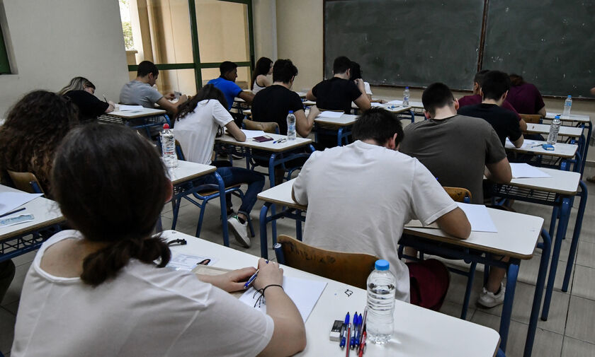 Φυλάκιση έως δύο έτη και χρηματική ποινή στους γονείς που δεν αφήνουν τα παιδιά τους να πάνε σχολείο