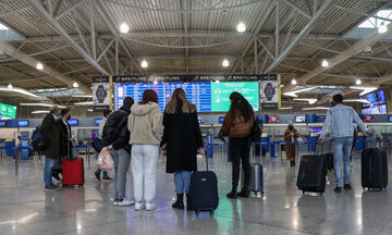 Tέθηκαν σε εφαρμογή οι νέοι περιορισμοί για την είσοδο ταξιδιωτών στην Ελλάδα 