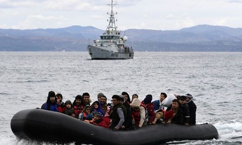 Φολέγανδρος: Ναυάγιο για πλαστικό σκάφος που μετέφερε μετανάστες - Δεκάδες αγνοούνται