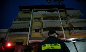 Φωτιά σε διαμέρισμα στο Πέραμα - Απεγκλωβίστηκαν μητέρα με το παιδί της