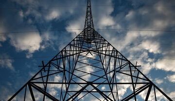 Έξι μεγάλες ηλεκτρικές διασυνδέσεις με ξένες χώρες και διεθνείς αγορές ετοιμάζει ο ΑΔΜΗΕ
