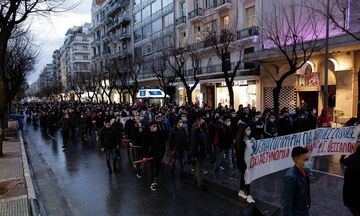 Θεσσαλονίκη: Πορεία αντιεξουσιαστών στην Καμάρα για τις καταλήψεις - Ισχυρή παρουσία ΕΛΑΣ (vids)