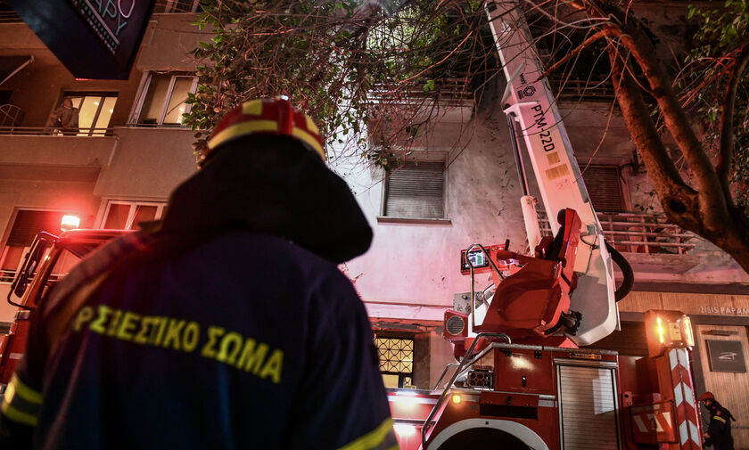 Κολωνάκι: Νεκρή γυναίκα από πυρκαγιά σε διαμέρισμα