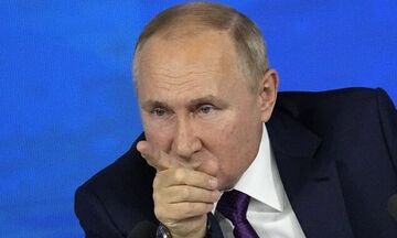 Ουκρανία: Με το δάχτυλο στη σκανδάλη, αλλά και «έτοιμος για διάλογο» ο Πούτιν